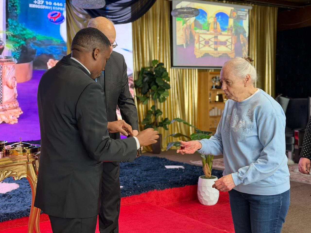 Christ Embassy Columbus Indiana - Church Service Slide 31