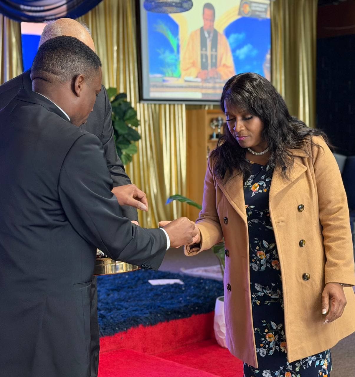 Christ Embassy Columbus Indiana - Church Service Slide 34